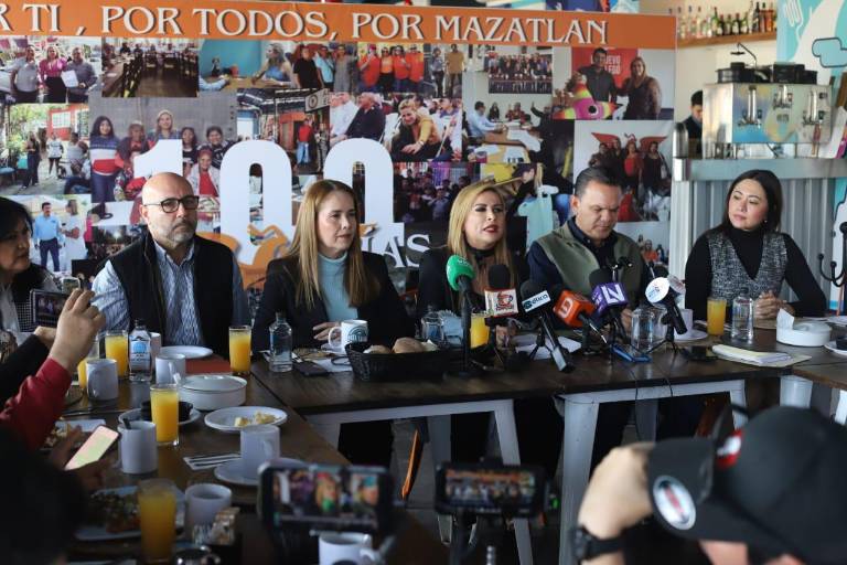 Presenta Milay Quintero su informe de 100 días de actividades como regidora