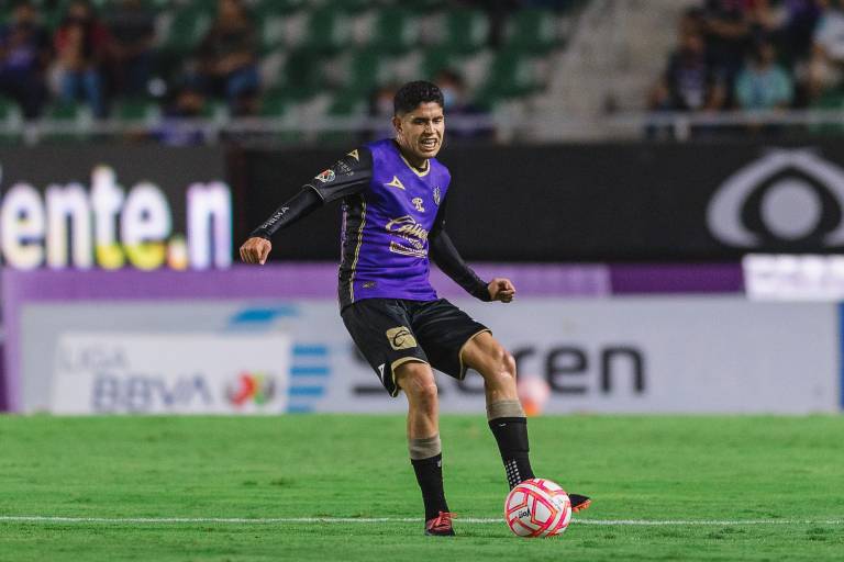 Mazatlán FC anuncia la salida del defensa Carlos Vargas, quien será refuerzo de Cruz Azul