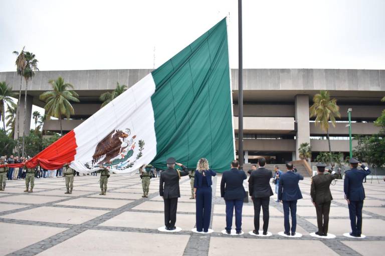 Reconocen a la Fuerza Aérea Mexicana en 109 aniversario