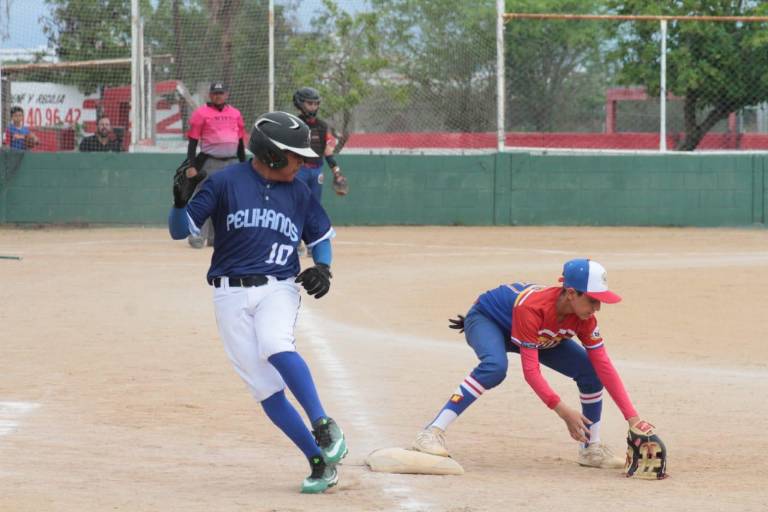 Liga Pelikanos vence a Muralla y avanza a cuartos de final en el Nacional de Beisbol Juvenil Menor