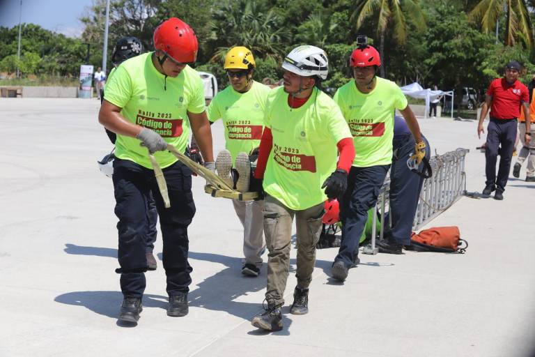 Participan 50 rescatistas de Mazatlán en primer rally Código de Emergencia