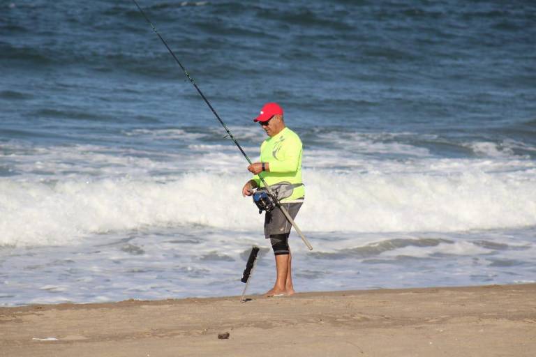Carlos Jaime conquista la cuarta edición del Torneo de Pesca de Orilla Copa Gobernador