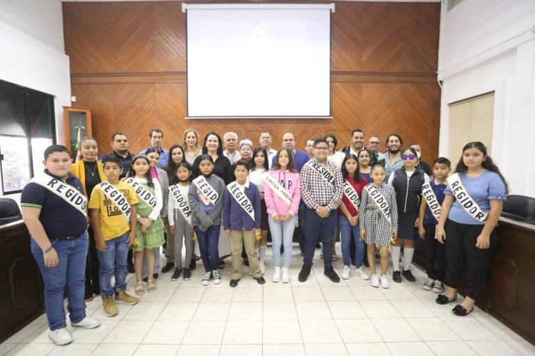 Toman protesta a nuevos integrantes del Sipinna de Mazatlán
