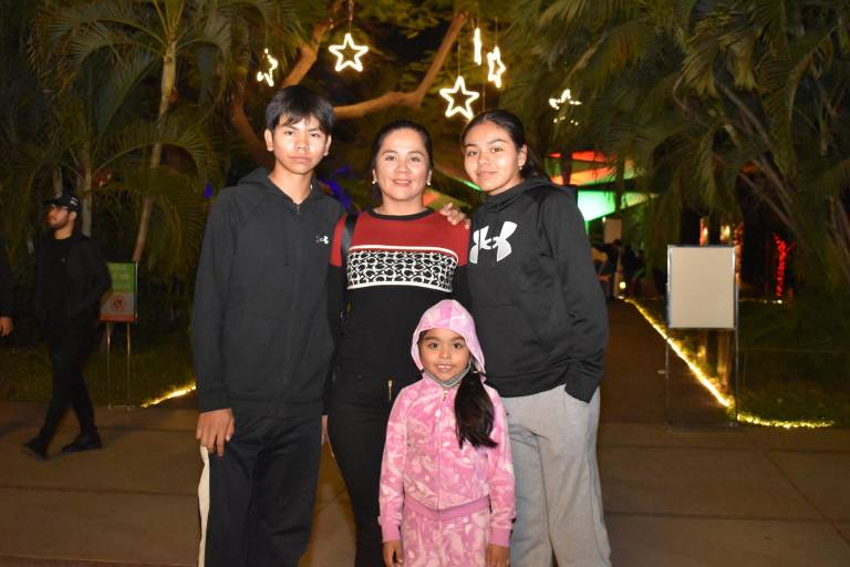 Con danza contemporánea disfrutan familias del cierre de la Navidad en el Botánico