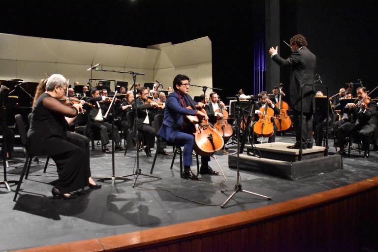 Disfrutan familias de la música sinfónica