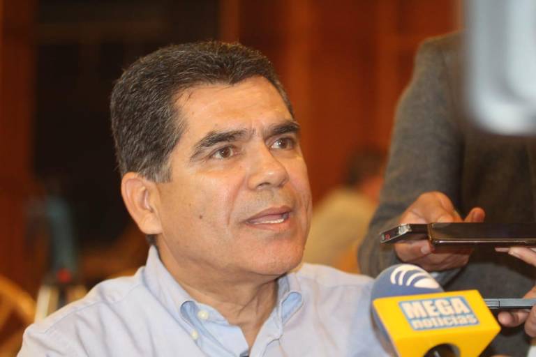 ‘Chuy’ López queda registrado ante el IEES como candidato del PRI, PAN y PRD a la alcaldía de Guasave