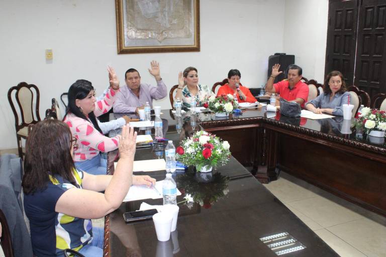 Renuncia Alcaldesa y Síndico Procurador pide licencia para participar en el proceso electoral