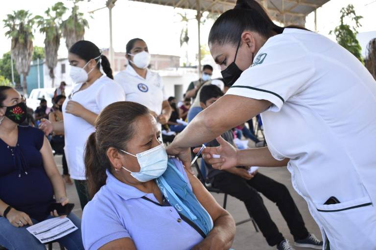 Ómicron se expande en México: hay 254 casos reportados en 14 estados