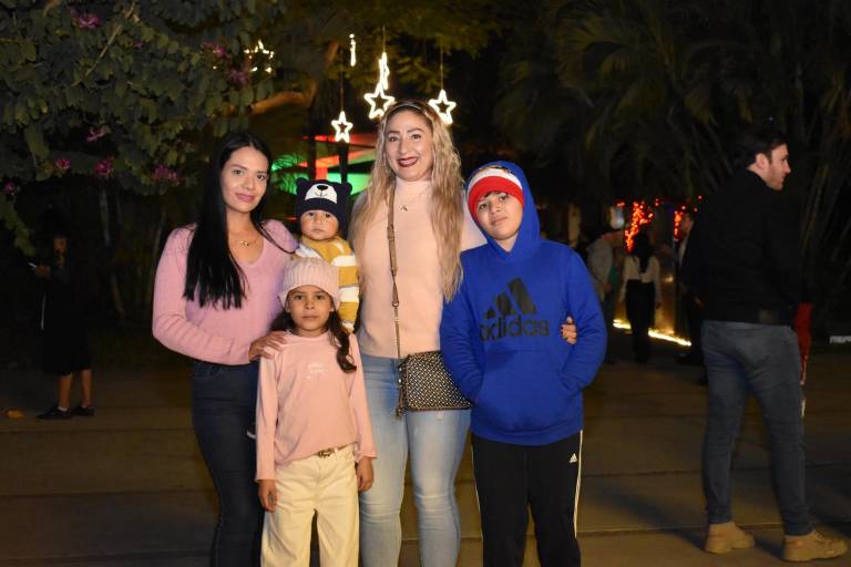 Con danza contemporánea disfrutan familias del cierre de la Navidad en el Botánico
