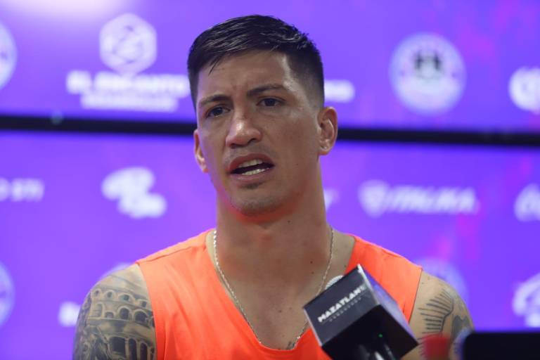 Tenemos un plantel corto, pero todos competimos, todos queremos jugar y ayudar al equipo: Lucas Merolla