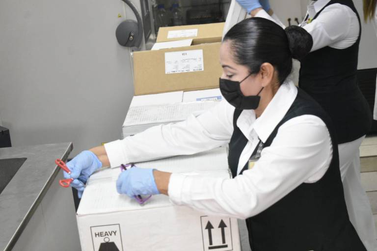 Llegan más de 12 mi vacunas para menores de 12 a 17 años vulnerables