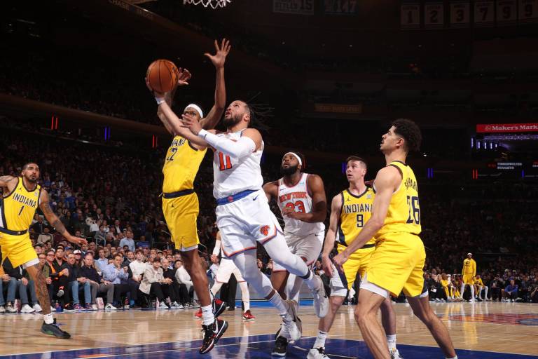 De la mano de Jalen Brunson, los Knicks pegan primero en las semifinales del Este
