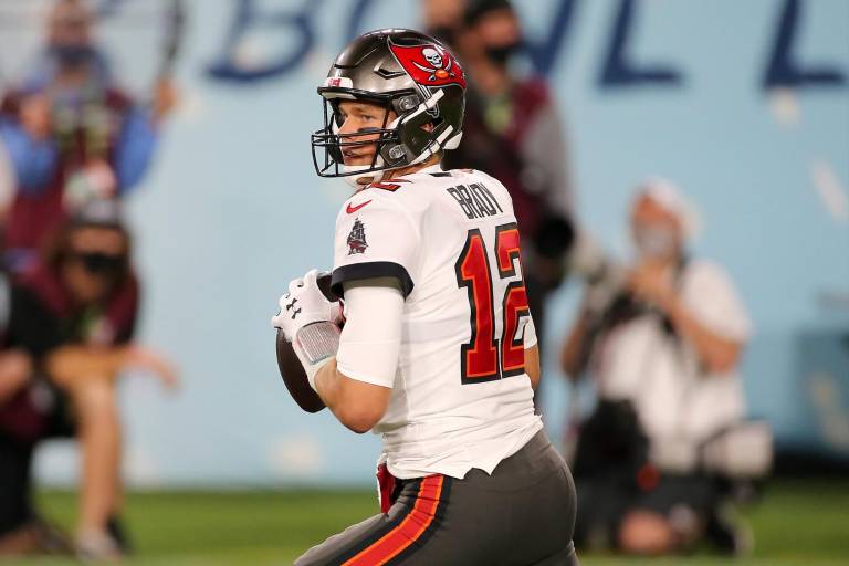 Tom Brady extiende contrato con los Buccaneers por un año más