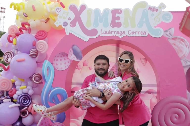 Decenas de mazatlecos y visitantes disfrutan de la Gran Kermés Rosa