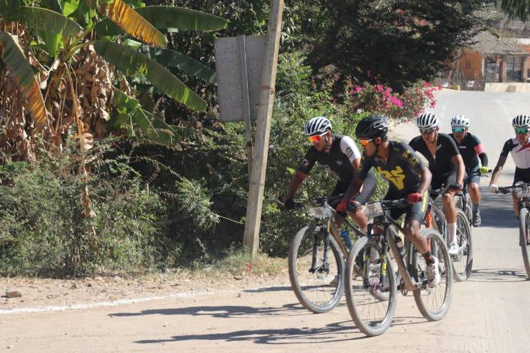Ulises García rompe el viento en Serial MTB en La Noria