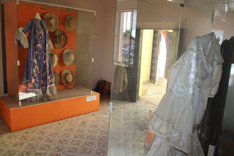Dejan prendas de Lola Beltrán en museo durante trabajos de rehabilitación