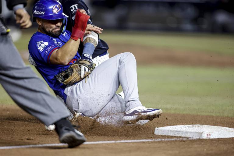 Barre Charros a Sultanes y mejora su récord a 5-4