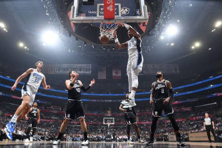 Con Leonard fuera, Clippers cae ante el Magic