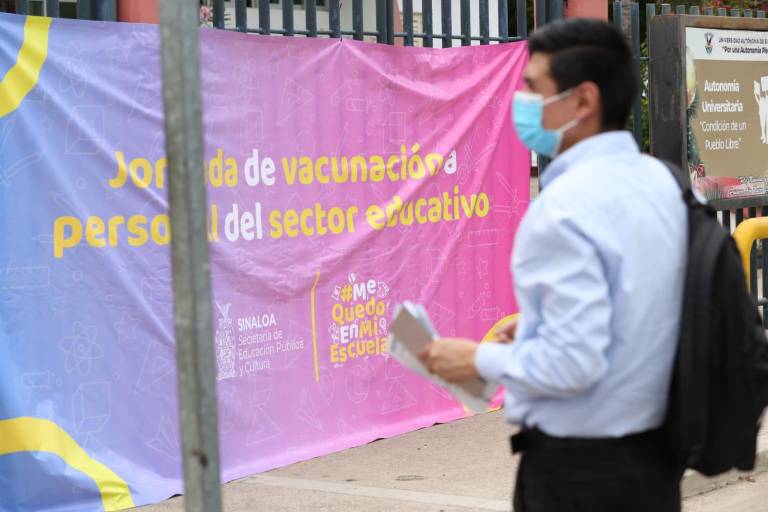 Docentes contagiados de Covid no recibirán después dosis de Moderna; se anunciará próximo periodo y tipo de vacuna, informa SEPyC