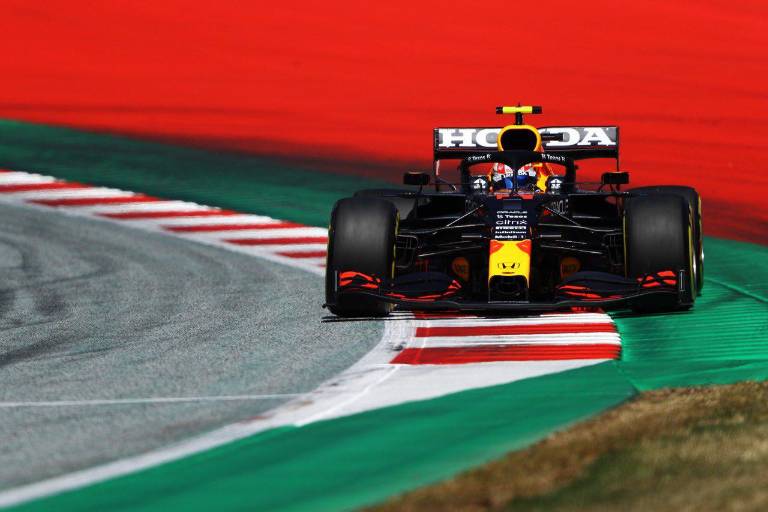 Checo Pérez saldrá tercero en GP de Austria; Max Verstappen se hace de la pole