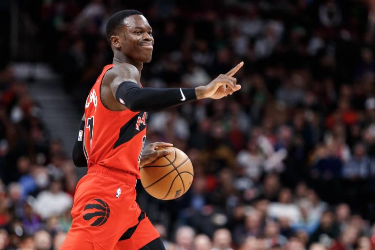 Raptors sale del bache con triunfo ante Bucks