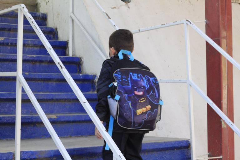 Se reintegran 140 mil 514 alumnos en el esquema híbrido; 58 mil 727 totalmente en presencial, informa SEPyC