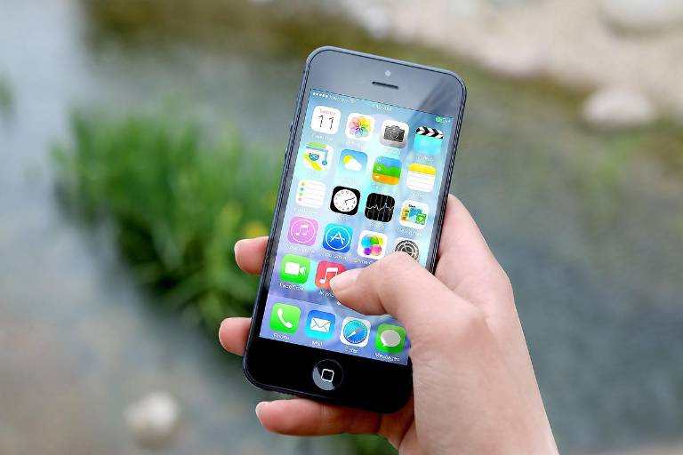 ¿Qué hora es? Celulares adelantan el reloj y crean confusión