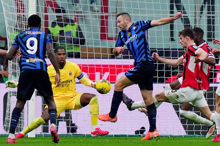 Inter impide el triunfo del Milán en el tiempo añadido
