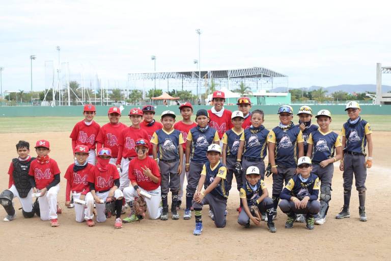 Liga Mazatlán explota a la ofensiva y noquea a Rieleros en el Mazatlán Baseball Tournament