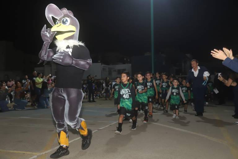 Vuelan alto en inauguración de la Copa Condors