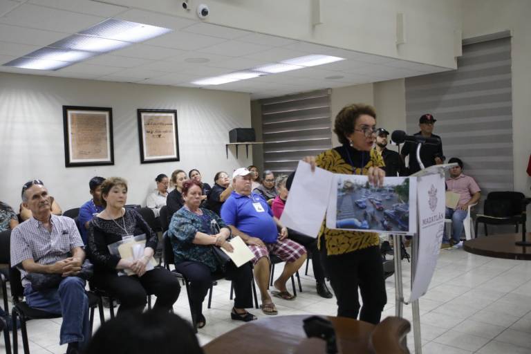 Lomas de Mazatlán ha sido relegado, denuncian vecinos