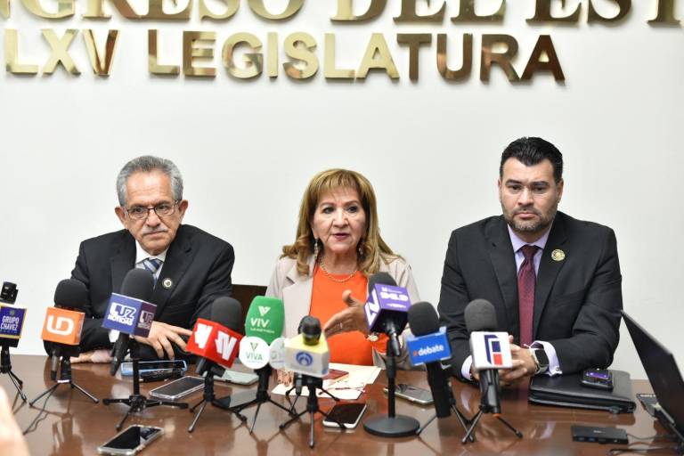 ‘No es el camino... enseñanza a infancias debe ser otro’: Diputada por protesta en Palacio de Gobierno