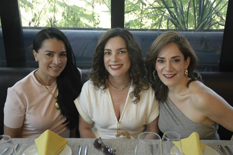 Disfrutan del rico sabor de España en el Villa Unión