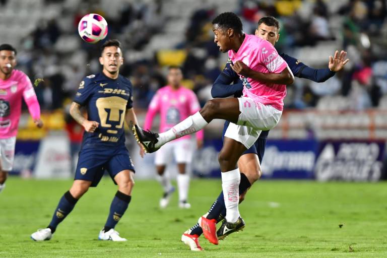 Pachuca y Pumas empatan 1-1 y ponen en riesgo su clasificación a la liguilla
