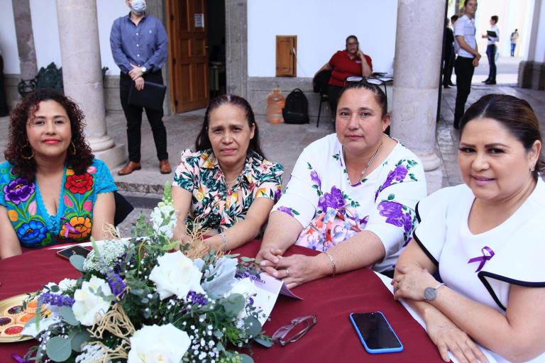 Reconocen a mujeres que Construyen Bienestar