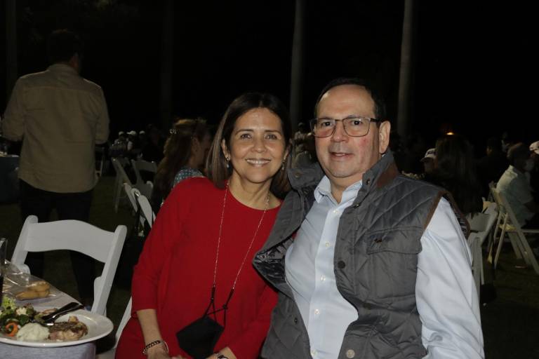 Premian desempeño de golfistas