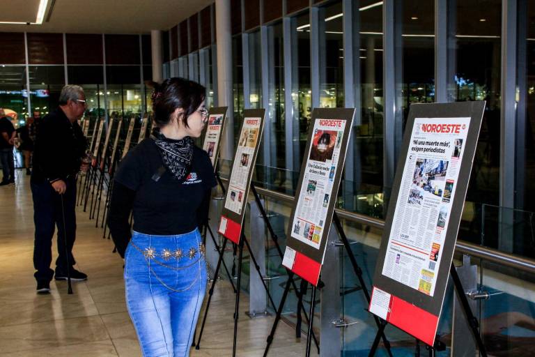Portadas históricas de Datemex llegan a instalaciones de Plaza Ceiba en Culiacán