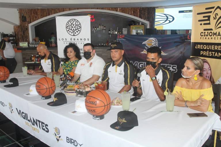 Vigilantes del Puerto hace su presentación oficial en Mazatlán