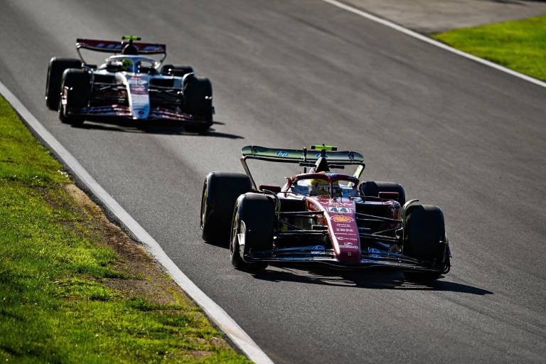 Ferrari emociona en Monza: Hamilton y Leclerc lideran prácticas; Norris responde en la FP2