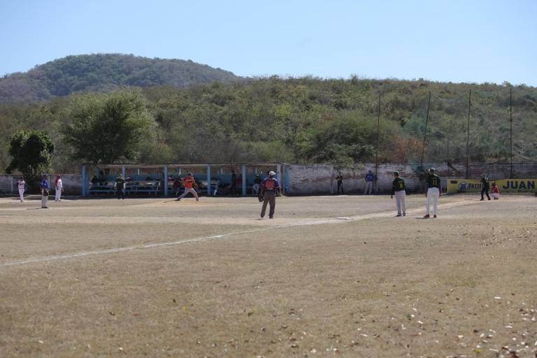 Taller Lizárraga sigue en plan grande en Liga de 60 años