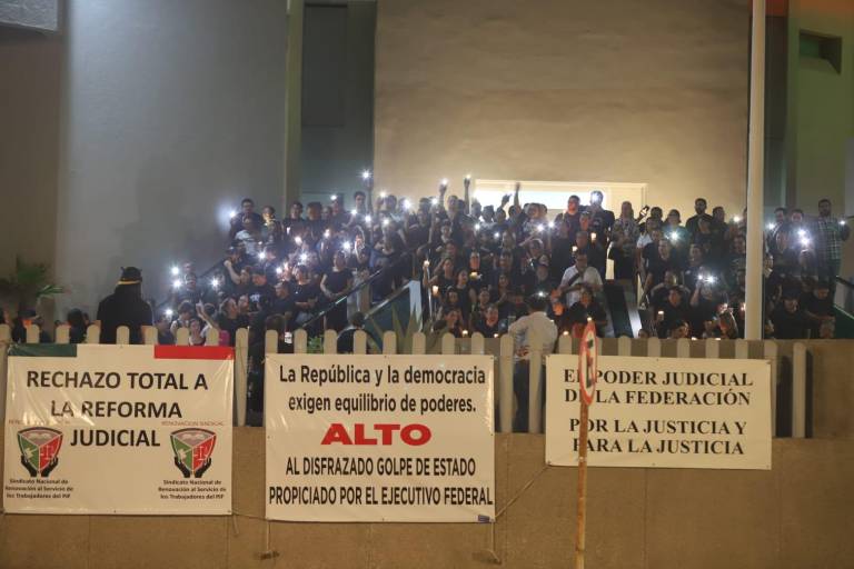 Trabajadores del Poder Judicial de la Federación se manifiestan en Mazatlán contra reforma judicial