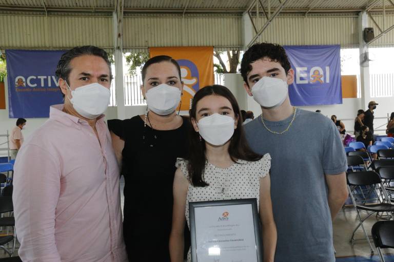 ¡Felicidades, ya son graduados de la Escuela Activa Integral!