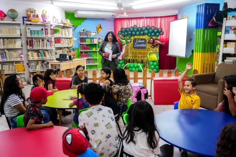Niños viven la Era Mesozoica con ‘Odisea Jurásica’ en la Biblioteca Manuel Bonilla
