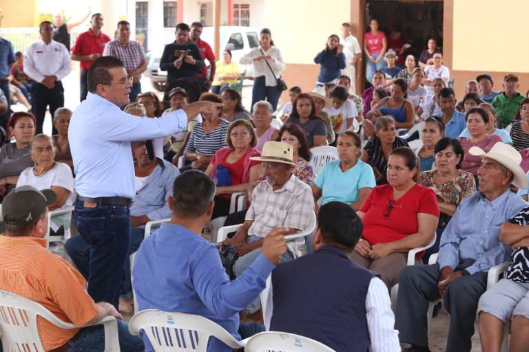 Piden en El Quelite recubrimiento de arroyo y rehabilitación en escuelas