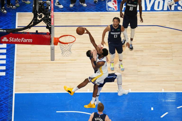 Golden State Warriors da un golpe letal a Dallas Mavericks en las Finales del Oeste