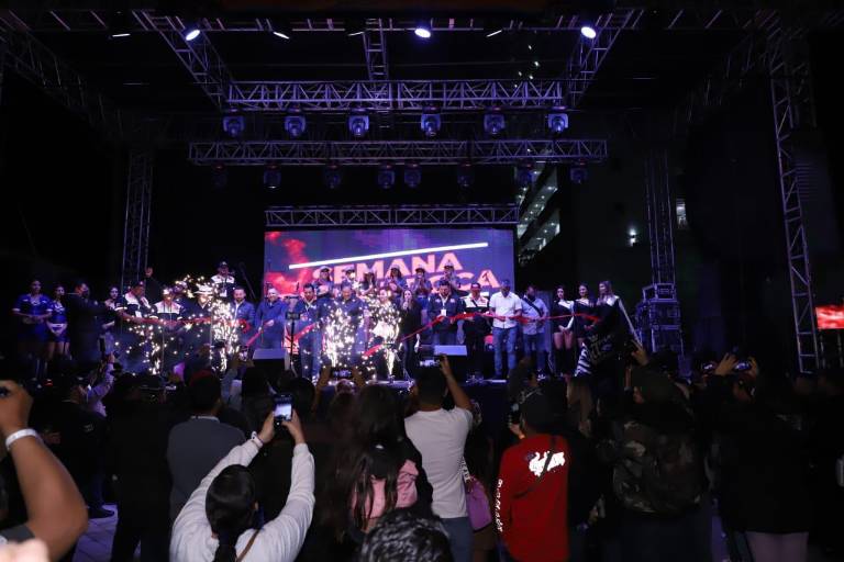Entre el rugir de los vehículos se inaugura la tercera edición de la Semana de la Troca