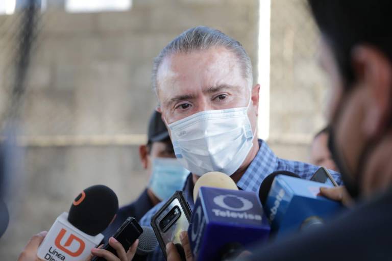 Sinaloa está con tendencia estable en la pandemia eso permite tener abiertas las playas, afirma Quirino