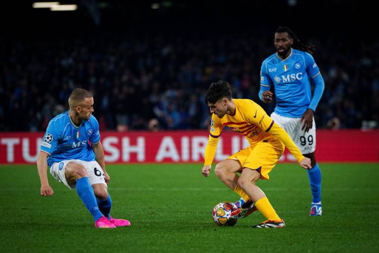 Osimhen y Meret frenan al Barcelona