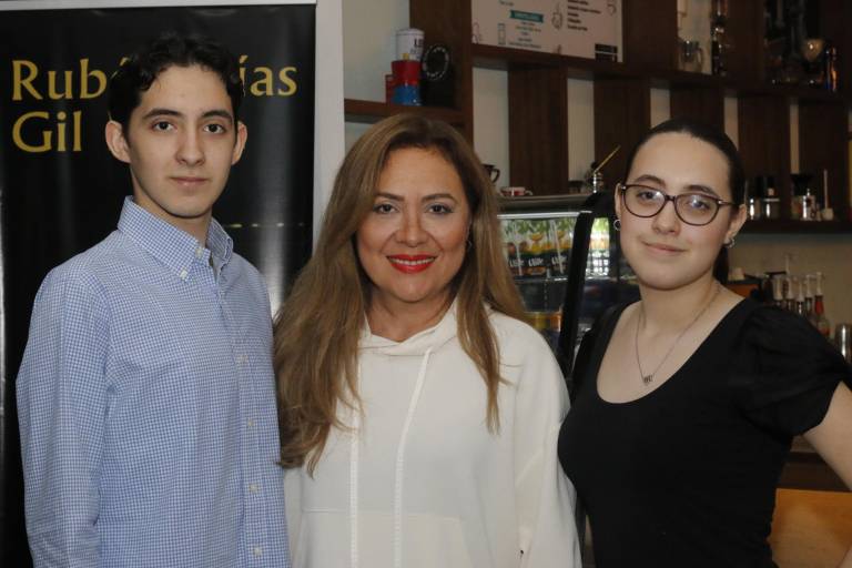 Comparte Rubén Elías Gil Leyva sus memorias