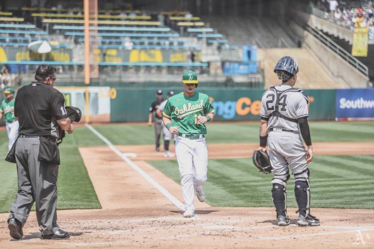 Atléticos para en seco racha de Yanquis con primer salvamento de Sergio Romo